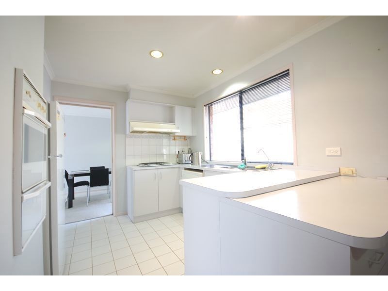 2 Fishburn Place, Cranbourne West VIC 3977