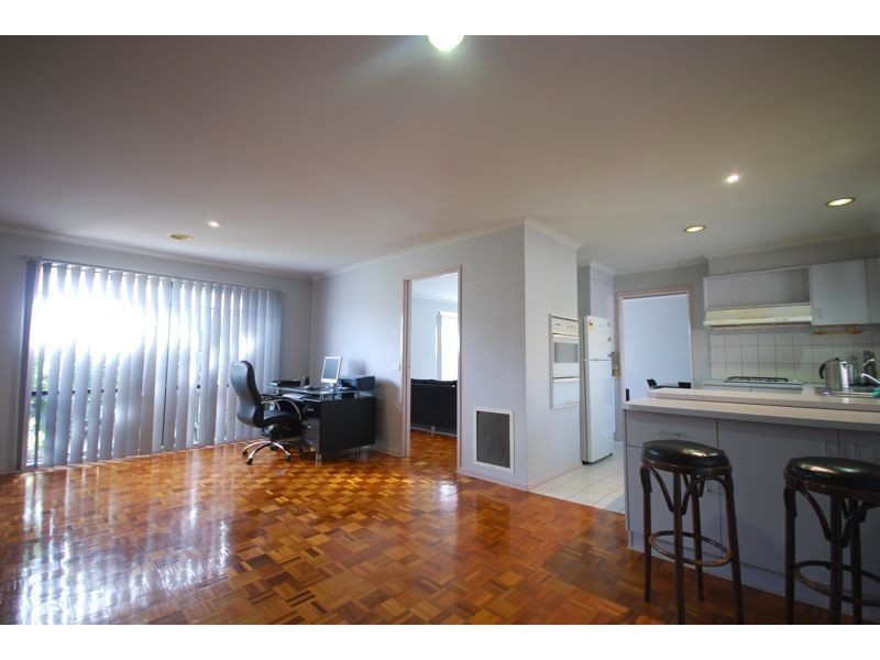 2 Fishburn Place, Cranbourne West VIC 3977