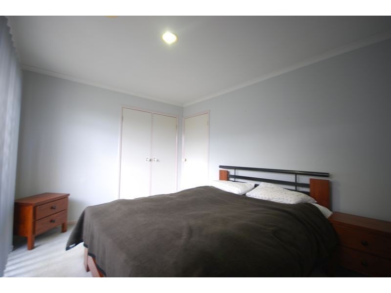 2 Fishburn Place, Cranbourne West VIC 3977