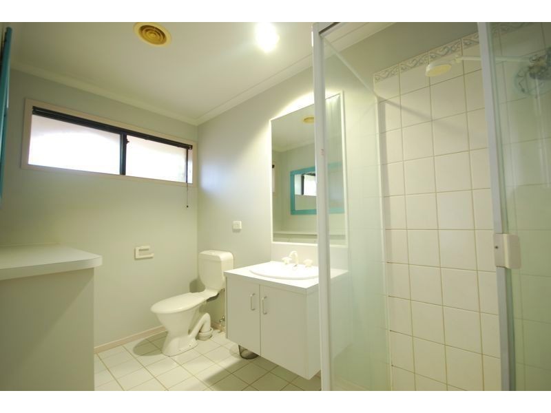 2 Fishburn Place, Cranbourne West VIC 3977