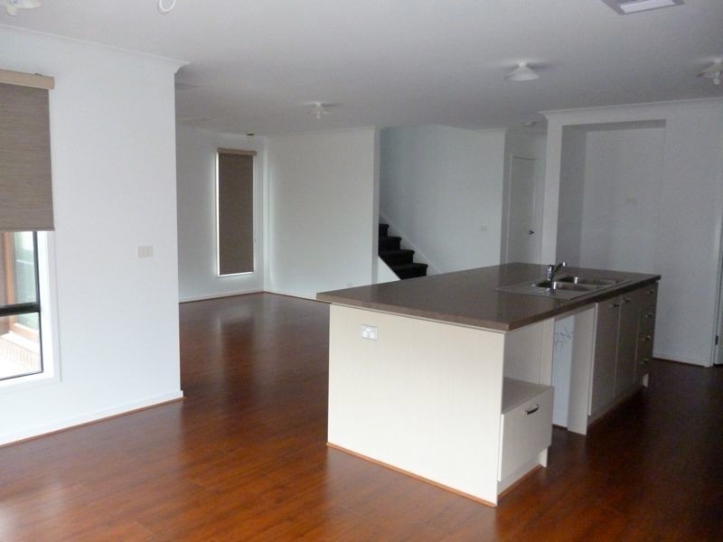 4 Pedigree Grove, Cranbourne East VIC 3977