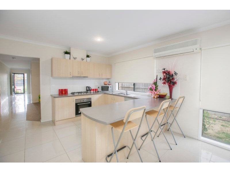 13 Beechtree Way, Cranbourne North VIC 3977