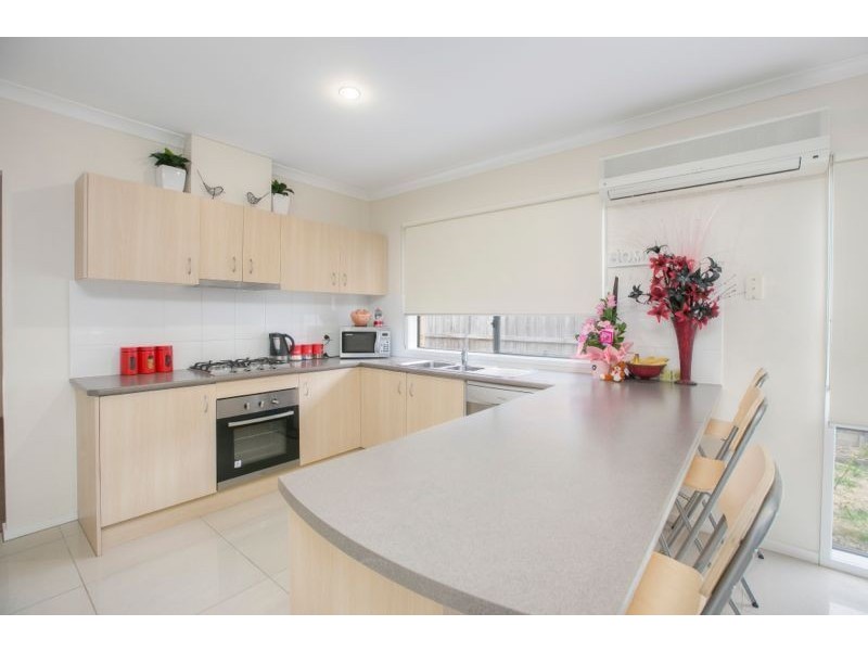 13 Beechtree Way, Cranbourne North VIC 3977