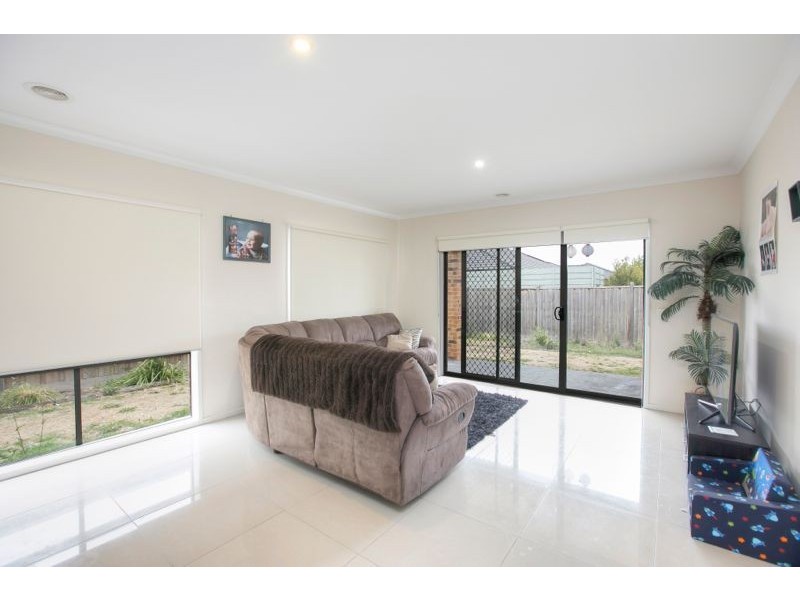 13 Beechtree Way, Cranbourne North VIC 3977