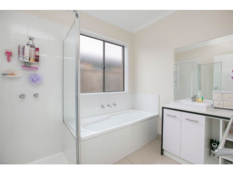 13 Beechtree Way, Cranbourne North VIC 3977