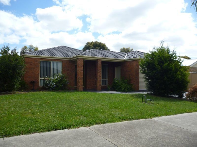 89 Scotsdale Drive, Cranbourne East VIC 3977