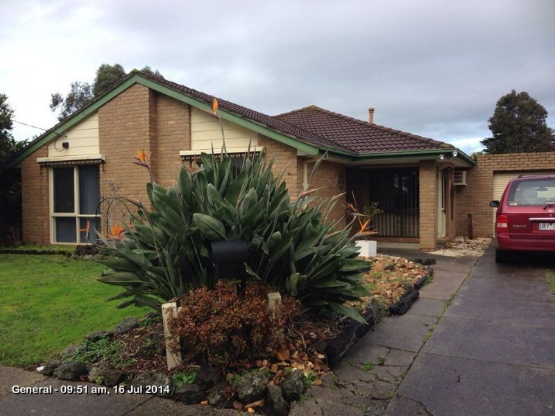 16 Arleon Crescent, Cranbourne VIC 3977