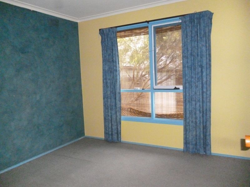 1 Thomas Crescent, Cranbourne VIC 3977