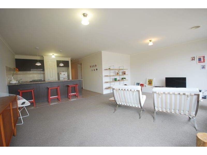 1/42 Greenaway Terrace, Cranbourne East VIC 3977