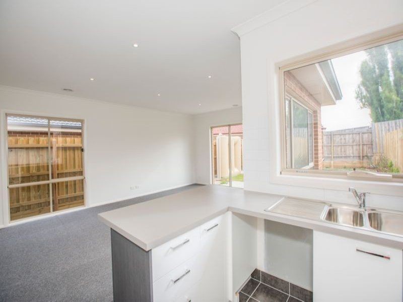 1/16-18 Phelan Drive, Cranbourne North VIC 3977