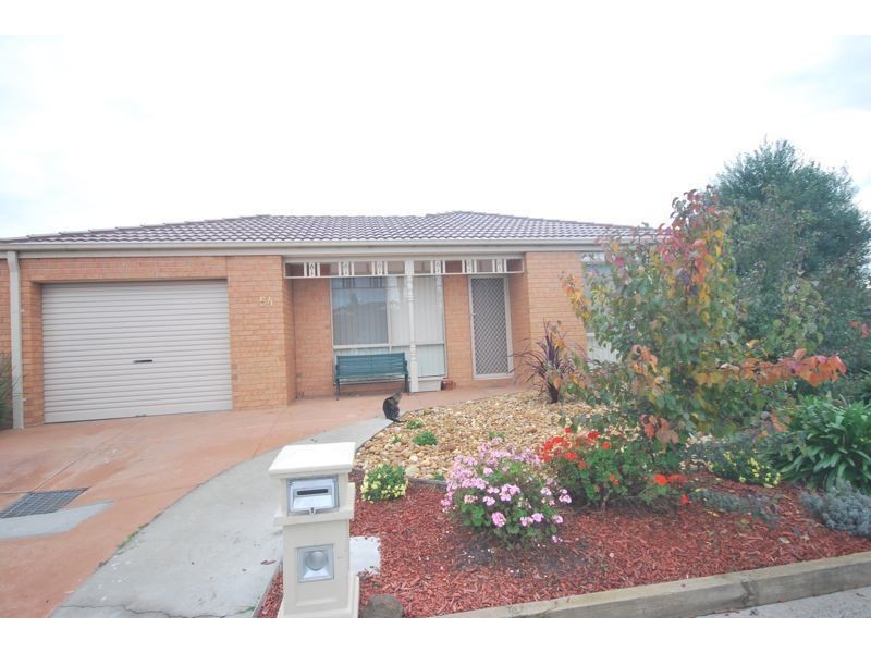 54 Cornwell Crescent, Cranbourne East VIC 3977