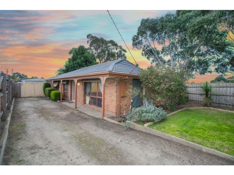 11 Lawson Close, Cranbourne VIC 3977