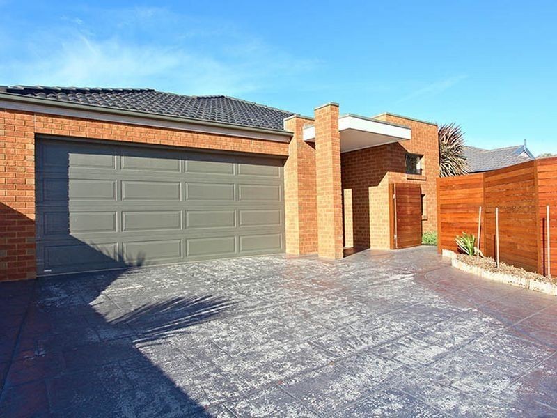 23 Ferndown Drive, Cranbourne VIC 3977
