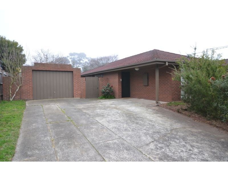 27 Dunbar Avenue, Cranbourne VIC 3977