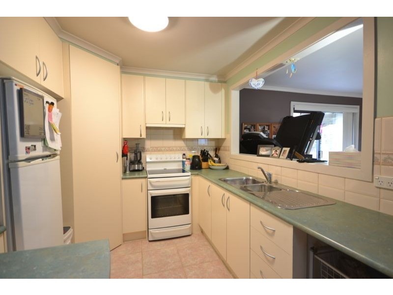 27 Dunbar Avenue, Cranbourne VIC 3977