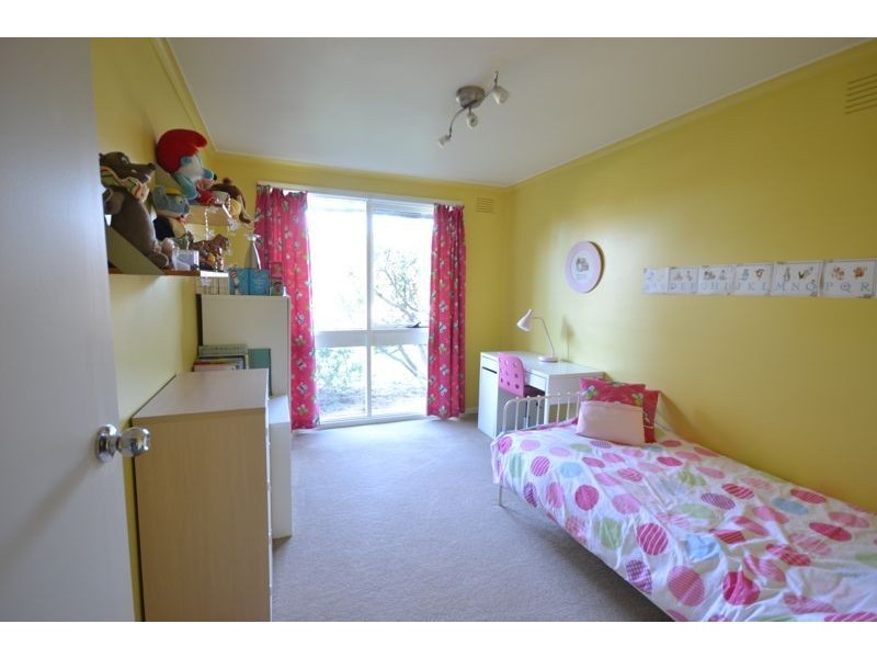 27 Dunbar Avenue, Cranbourne VIC 3977