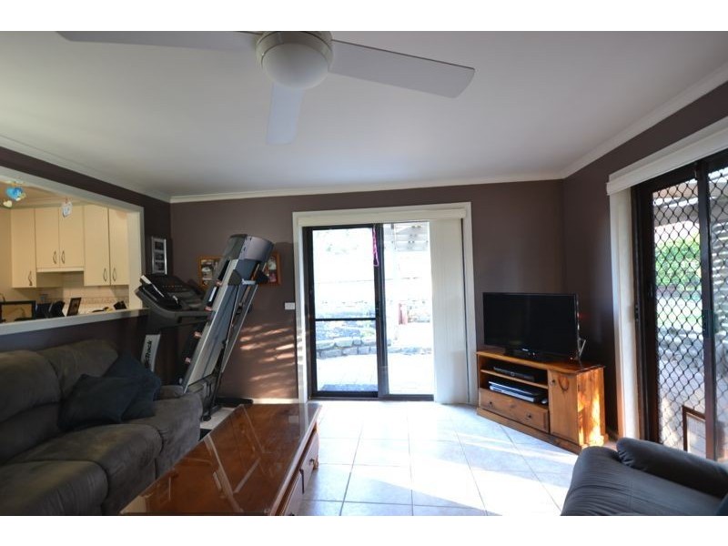 27 Dunbar Avenue, Cranbourne VIC 3977