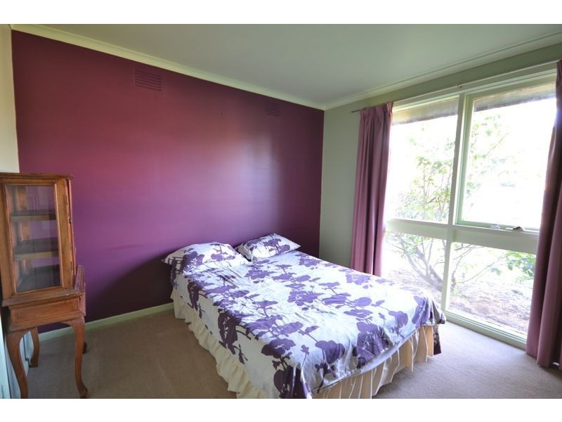 27 Dunbar Avenue, Cranbourne VIC 3977