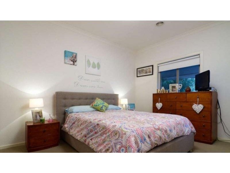 38 Phoenix Avenue, Cranbourne VIC 3977