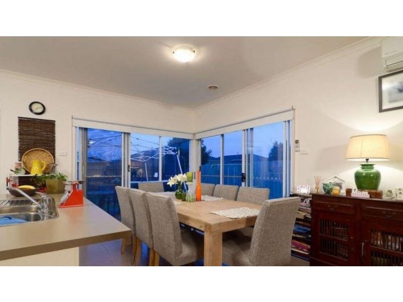 38 Phoenix Avenue, Cranbourne VIC 3977