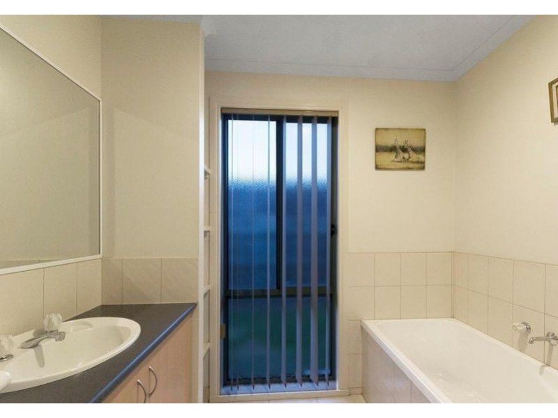 51 Middleham Close, Cranbourne West VIC 3977