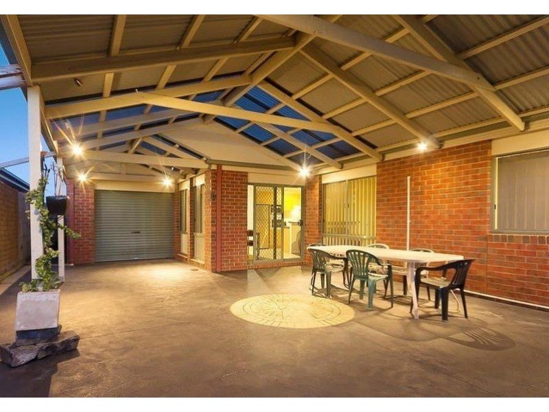 51 Middleham Close, Cranbourne West VIC 3977