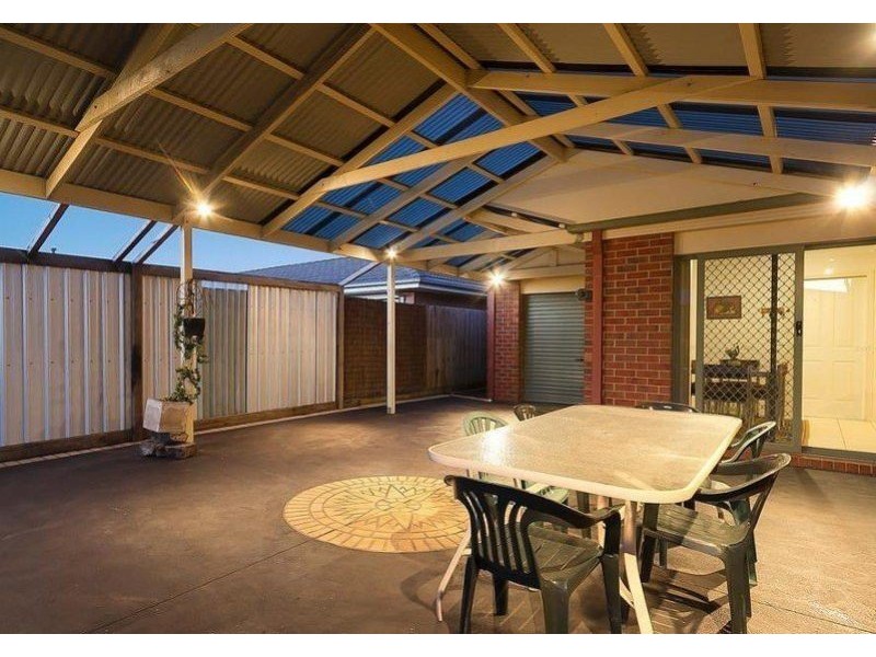 51 Middleham Close, Cranbourne West VIC 3977