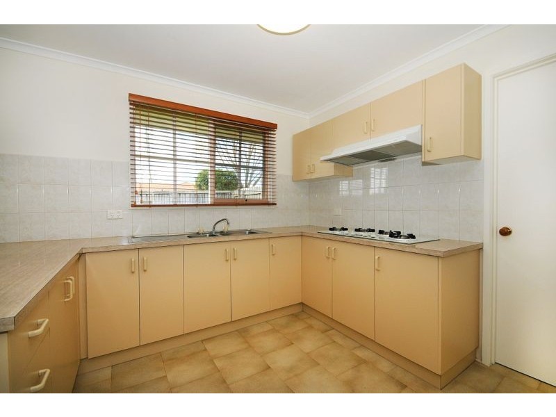 2 Joyce Street, Cranbourne West VIC 3977