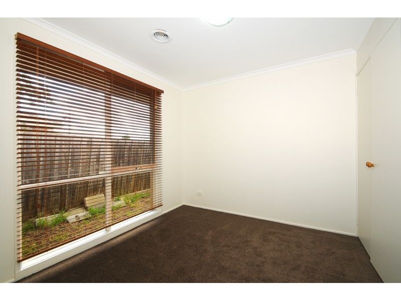2 Joyce Street, Cranbourne West VIC 3977