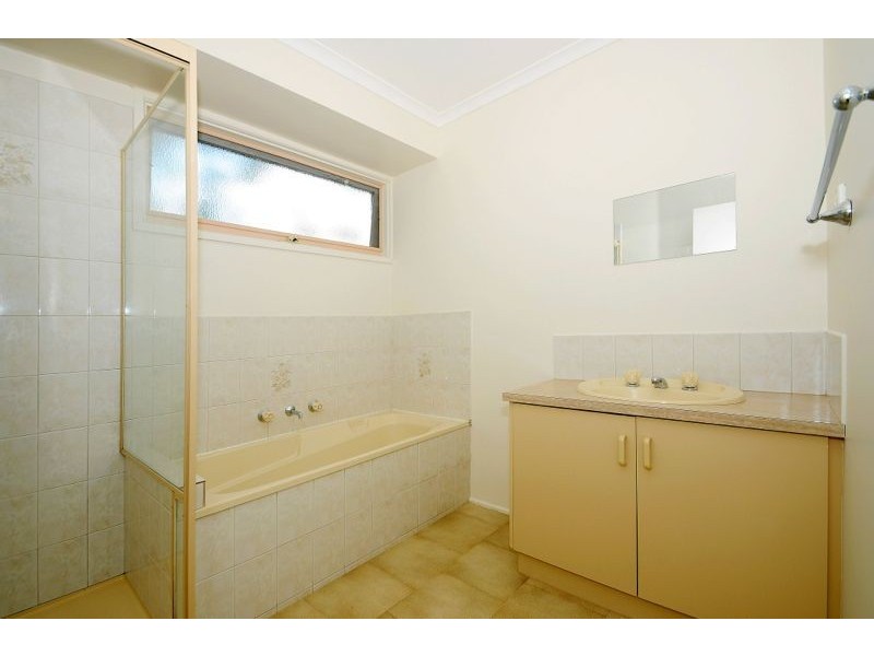 2 Joyce Street, Cranbourne West VIC 3977