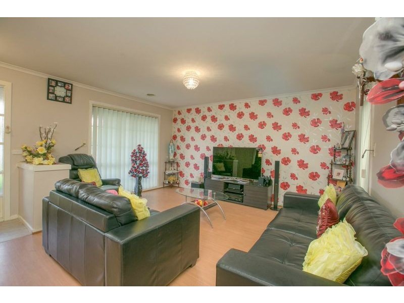 2 Bengal Court, Cranbourne North VIC 3977