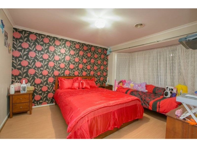 2 Bengal Court, Cranbourne North VIC 3977