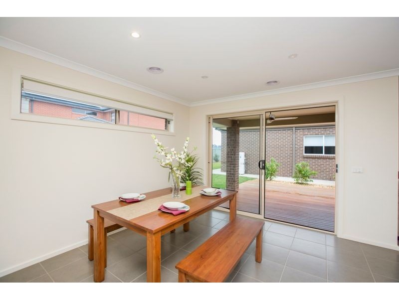 30 Prendergast Avenue, Cranbourne East VIC 3977