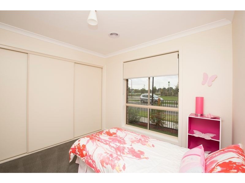 30 Prendergast Avenue, Cranbourne East VIC 3977