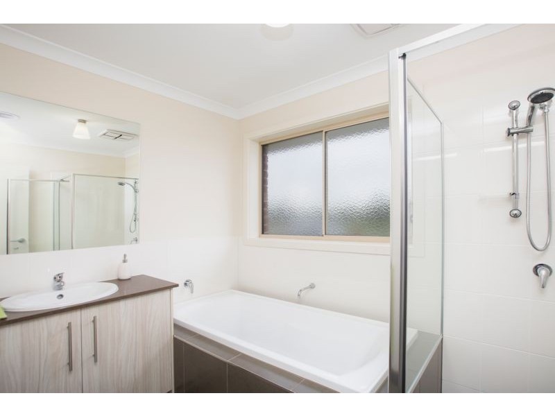 30 Prendergast Avenue, Cranbourne East VIC 3977