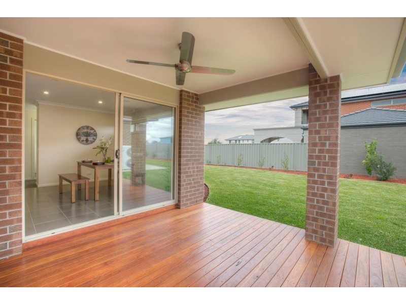 30 Prendergast Avenue, Cranbourne East VIC 3977