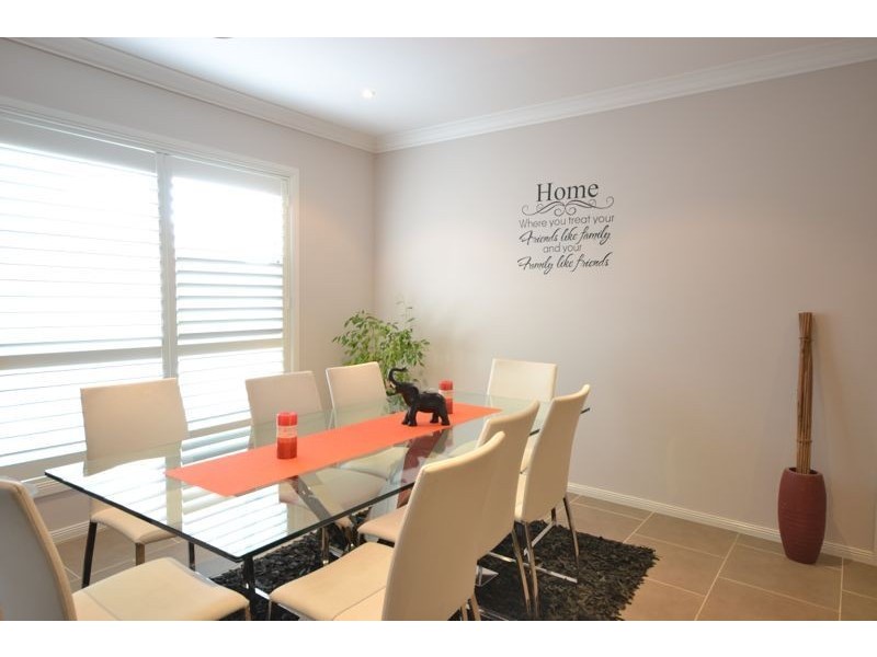 16 Aquitane Drive, Cranbourne East VIC 3977