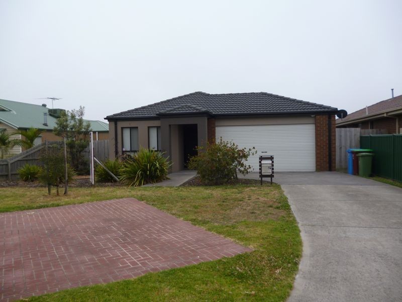 14 Kingsbarn Court, Cranbourne VIC 3977