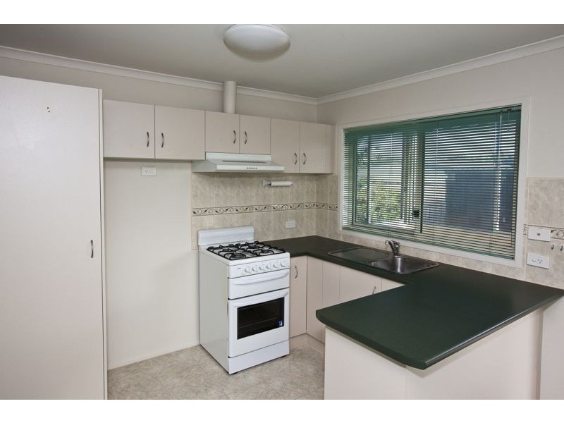 33 Samantha Crescent, Cranbourne North VIC 3977