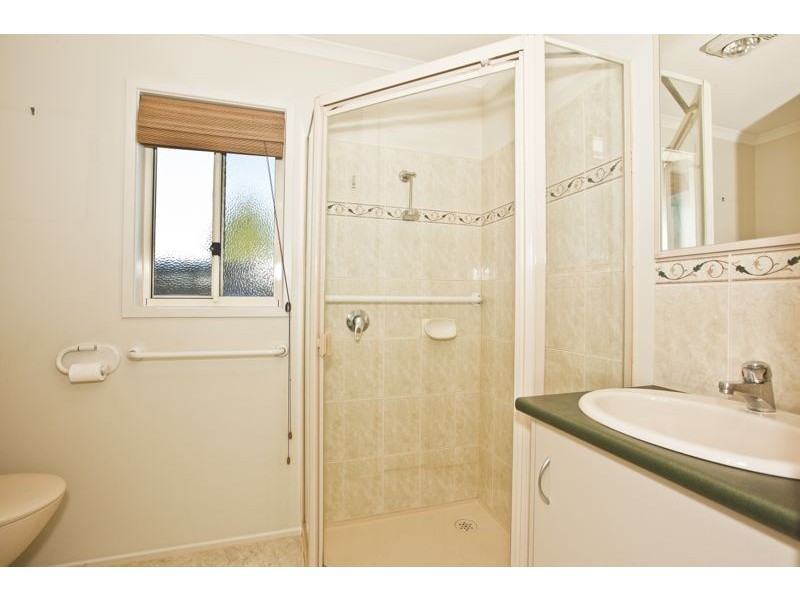 33 Samantha Crescent, Cranbourne North VIC 3977