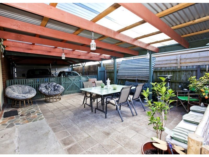 33 Samantha Crescent, Cranbourne North VIC 3977