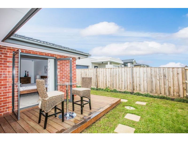 16 Pasadena Boulevard, Clyde VIC 3978