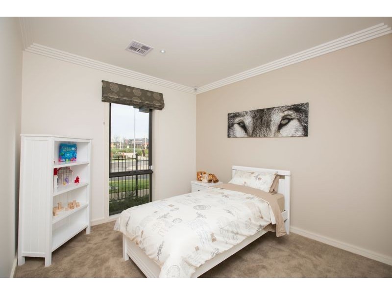 16 Pasadena Boulevard, Clyde VIC 3978