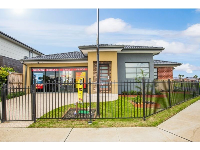 16 Pasadena Boulevard, Clyde VIC 3978