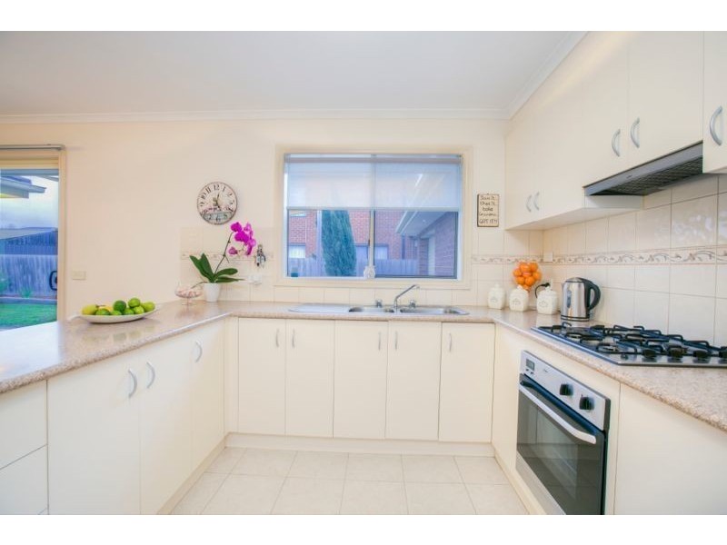 13 Parnell Court, Cranbourne West VIC 3977