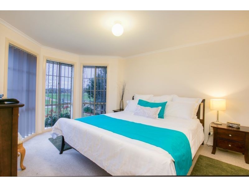 13 Parnell Court, Cranbourne West VIC 3977