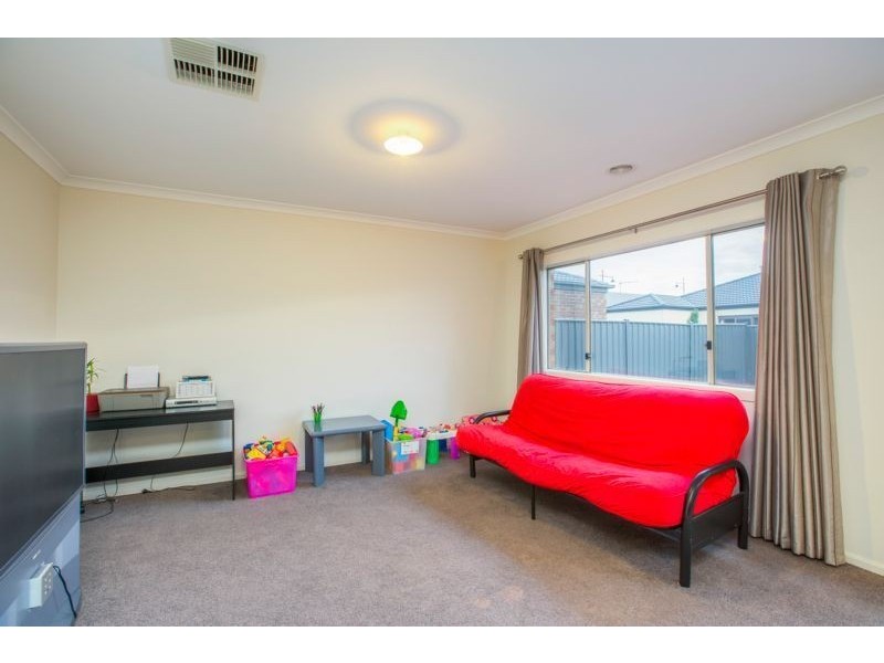 7 Gladiolus Circuit, Cranbourne North VIC 3977