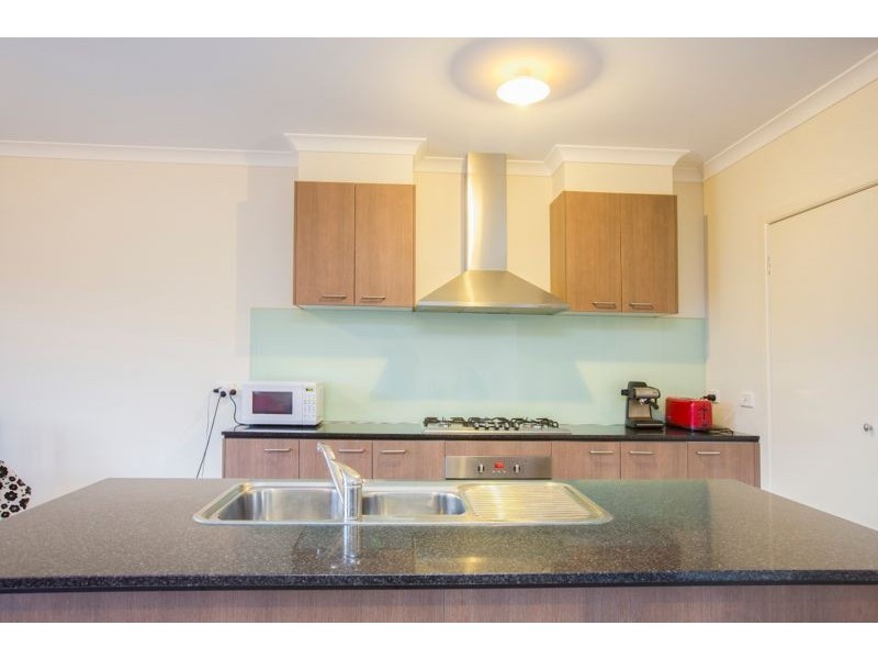 7 Gladiolus Circuit, Cranbourne North VIC 3977