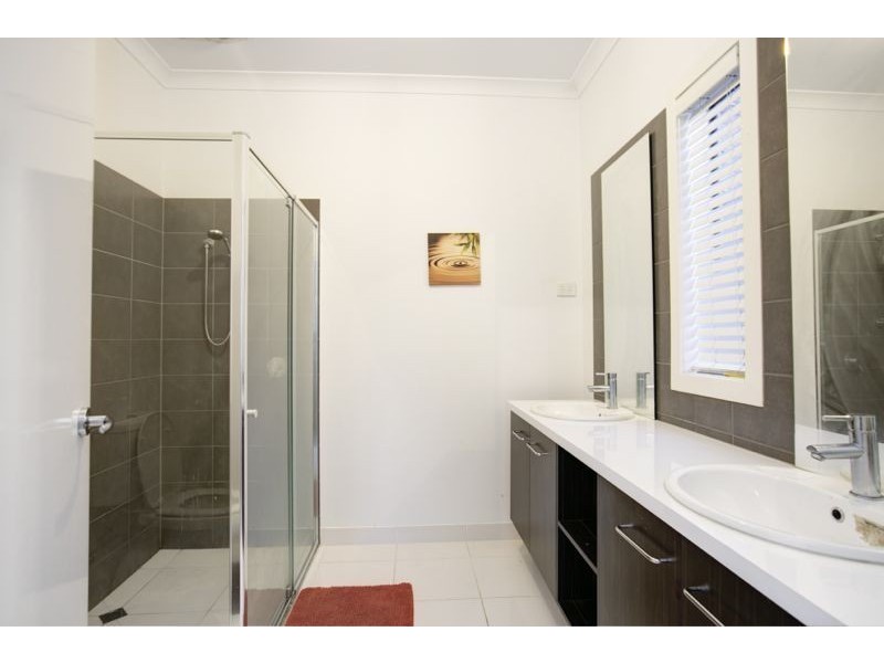 24 Merritt Avenue, Cranbourne West VIC 3977