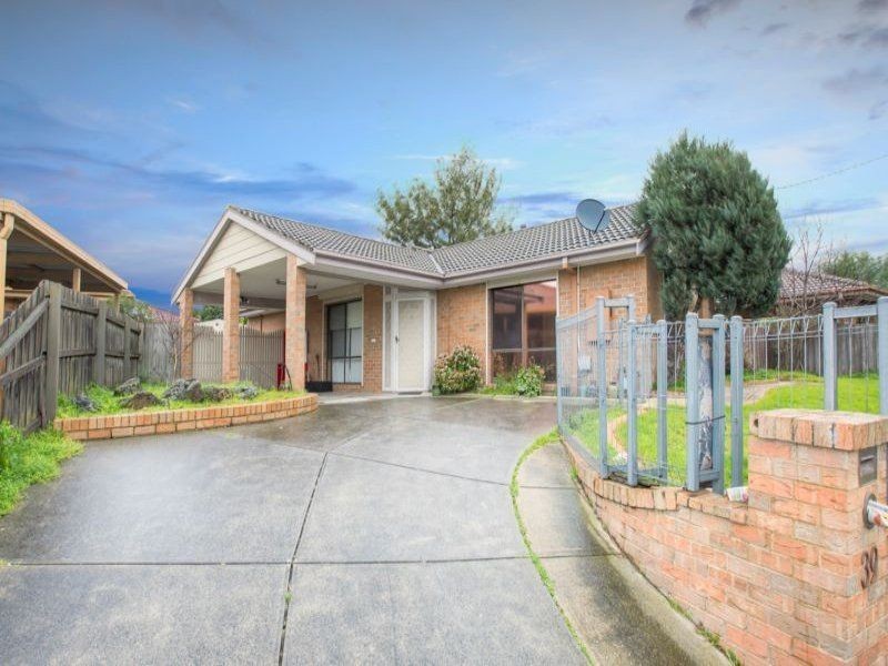 39 Hoysted Avenue, Cranbourne North VIC 3977